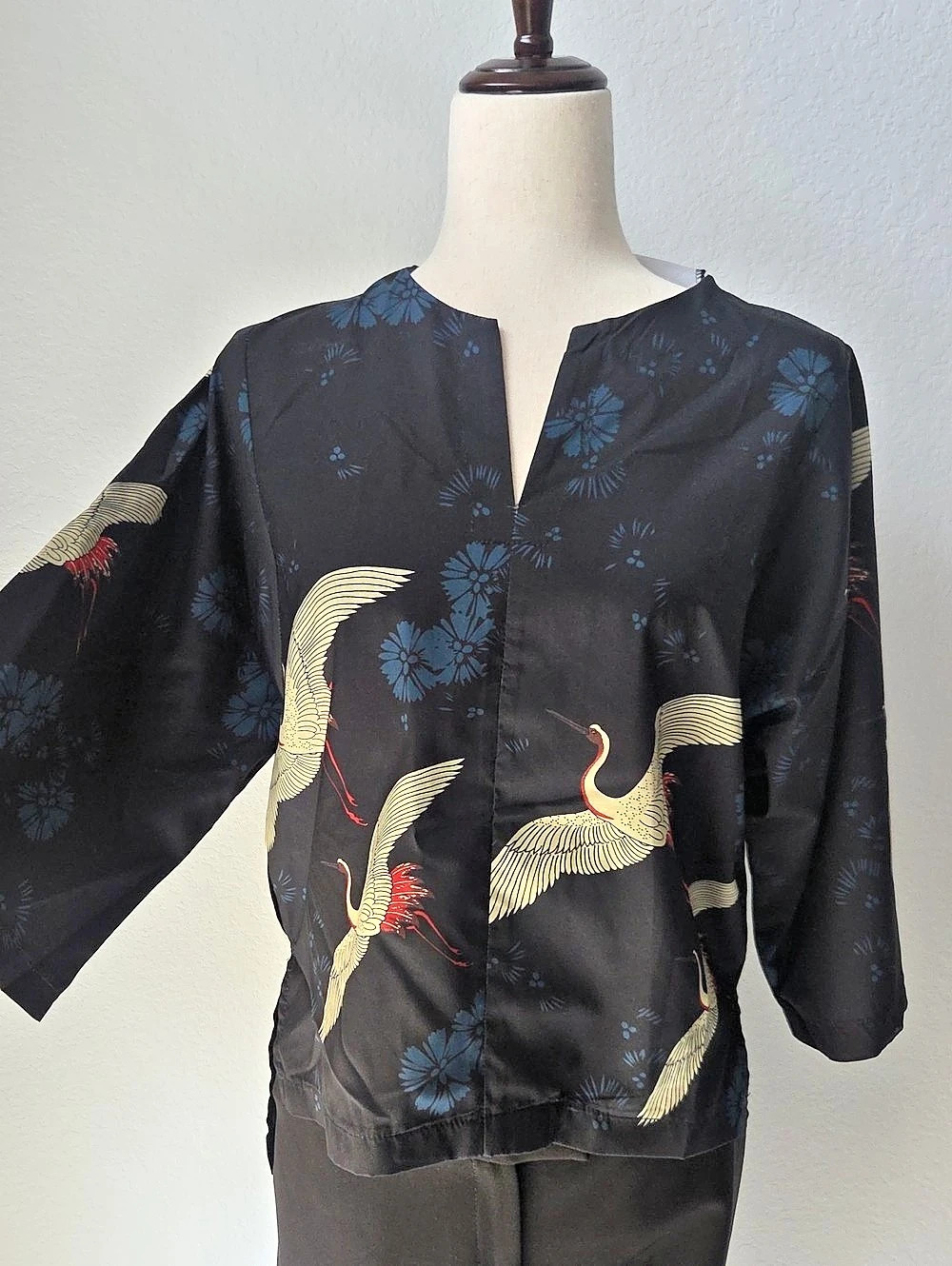 Japanese Style Crane & Blue Cherry Blossoms Print Blouse Polyester Kimono Sleeve